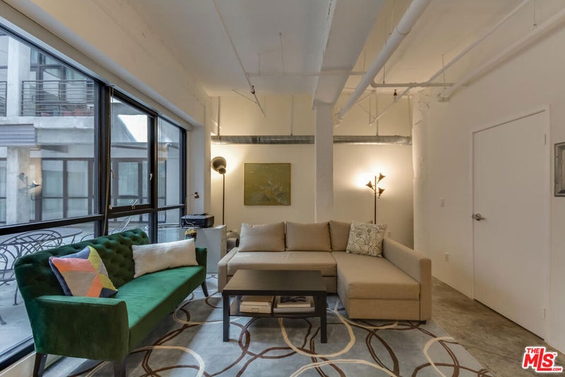 330 W 11th Street C03