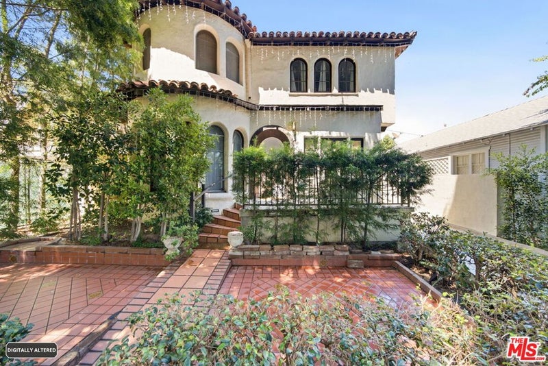 9051 Dicks Street