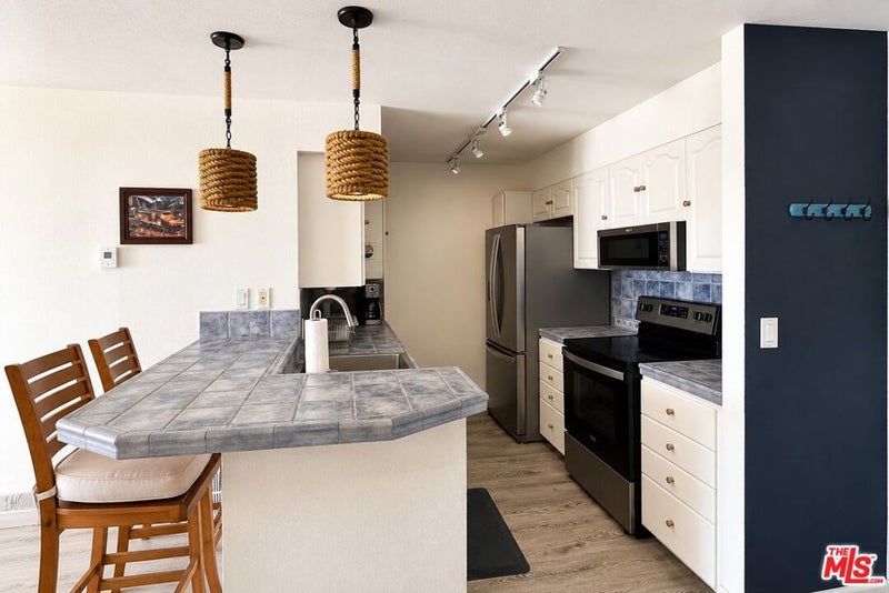 1140 E Ocean Boulevard 235