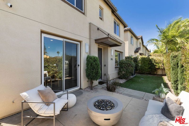 5816 W 85th Place