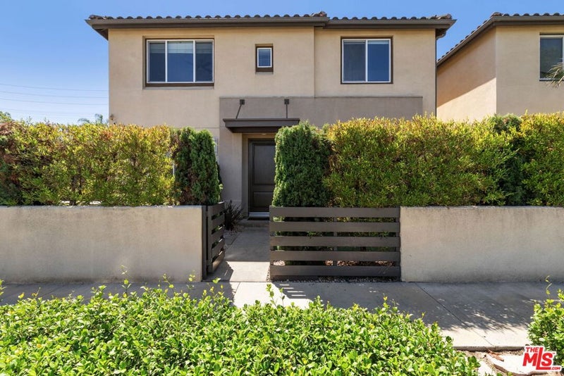 5816 W 85th Place
