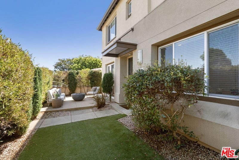5816 W 85th Place