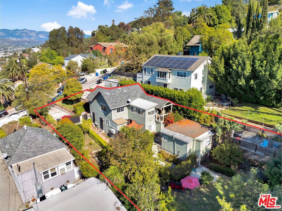 2142 Baxter Street