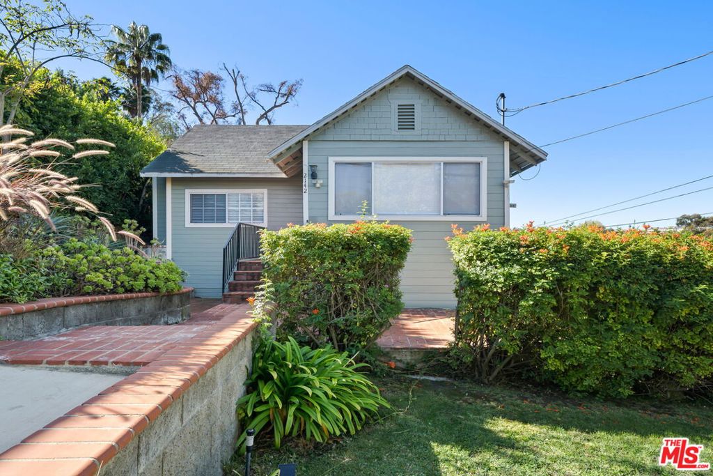 2142 Baxter Street