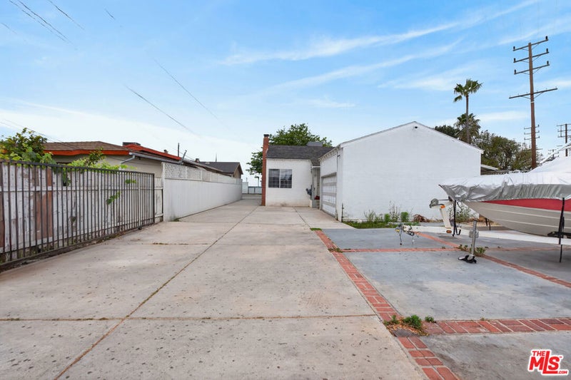 6427 Klump Avenue