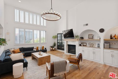 14521 Benefit Street 307 Sherman Oaks CA 91403