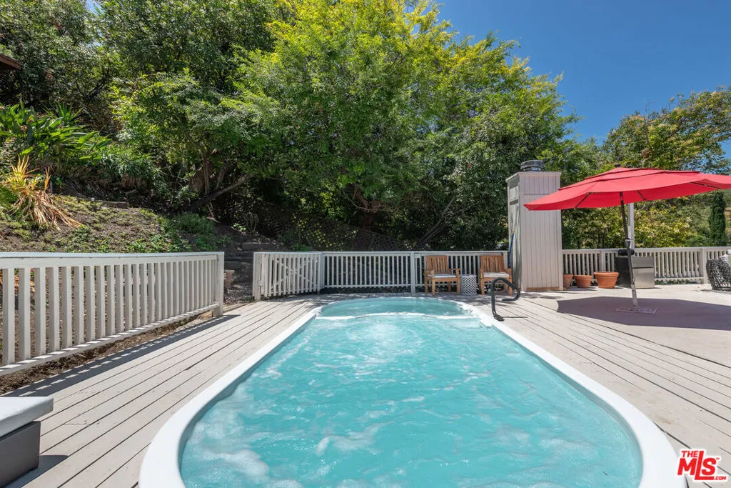 Sherman Oaks, California 91403, United States, 3 Bedrooms Bedrooms, ,2 BathroomsBathrooms,Residential,Active,170515