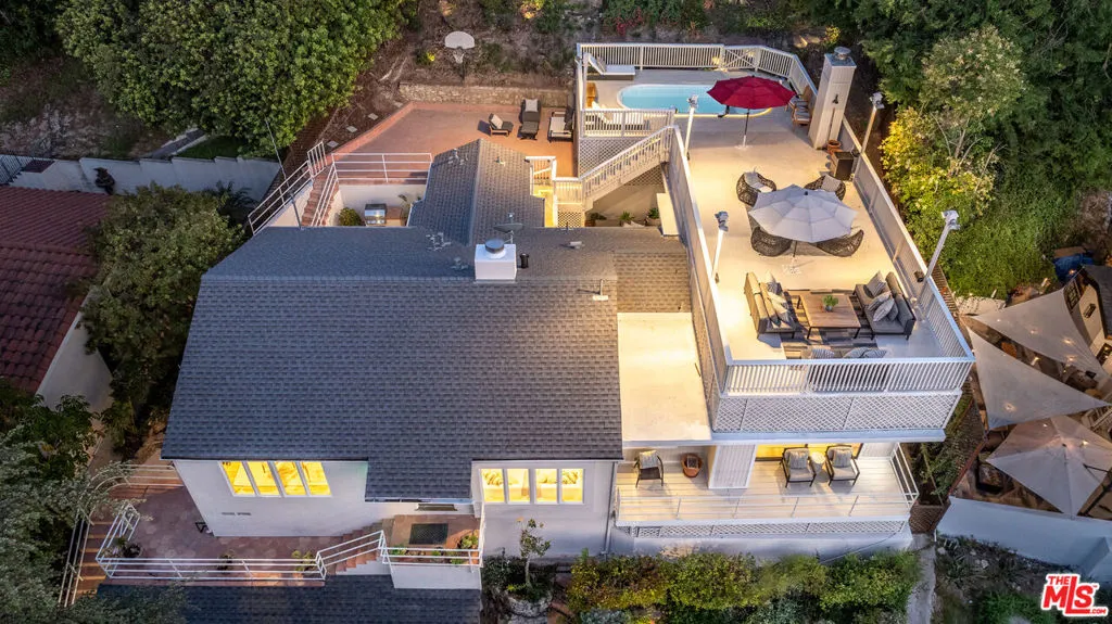 Sherman Oaks, California 91403, United States, 3 Bedrooms Bedrooms, ,2 BathroomsBathrooms,Residential,Active,170515