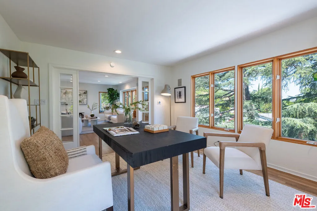 Sherman Oaks, California 91403, United States, 3 Bedrooms Bedrooms, ,2 BathroomsBathrooms,Residential,Active,170515