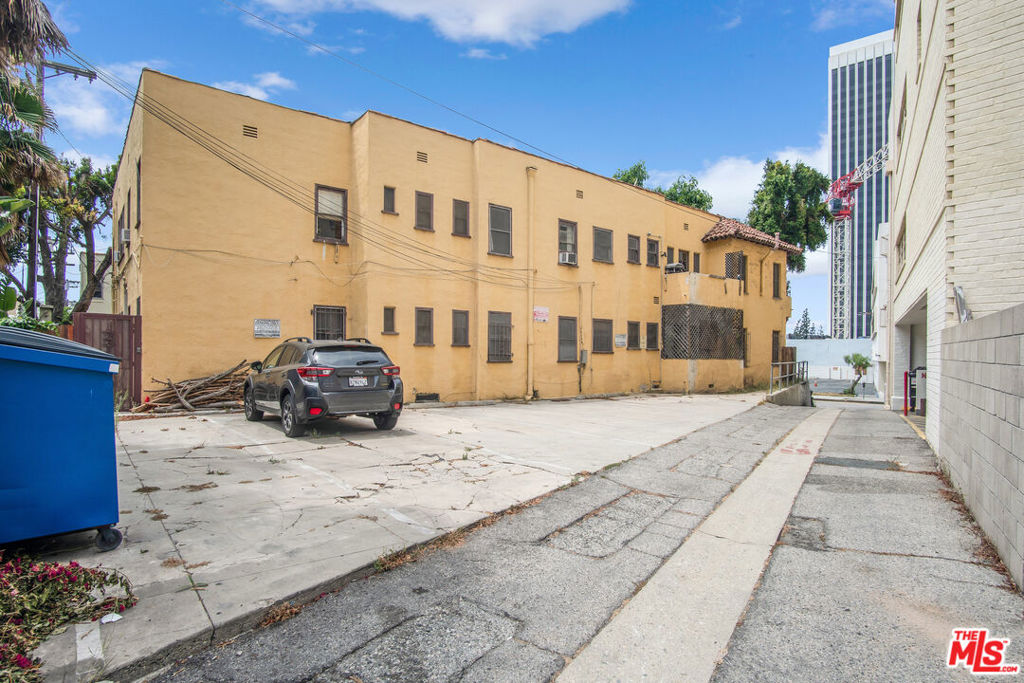 712 S Stanley Avenue