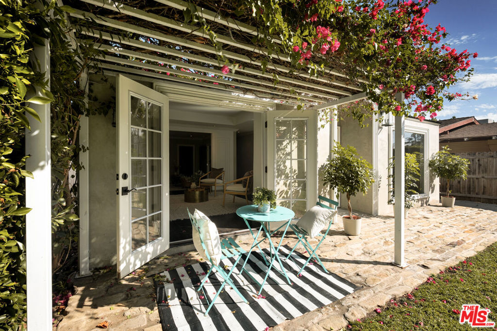 1620 N Stanley Avenue