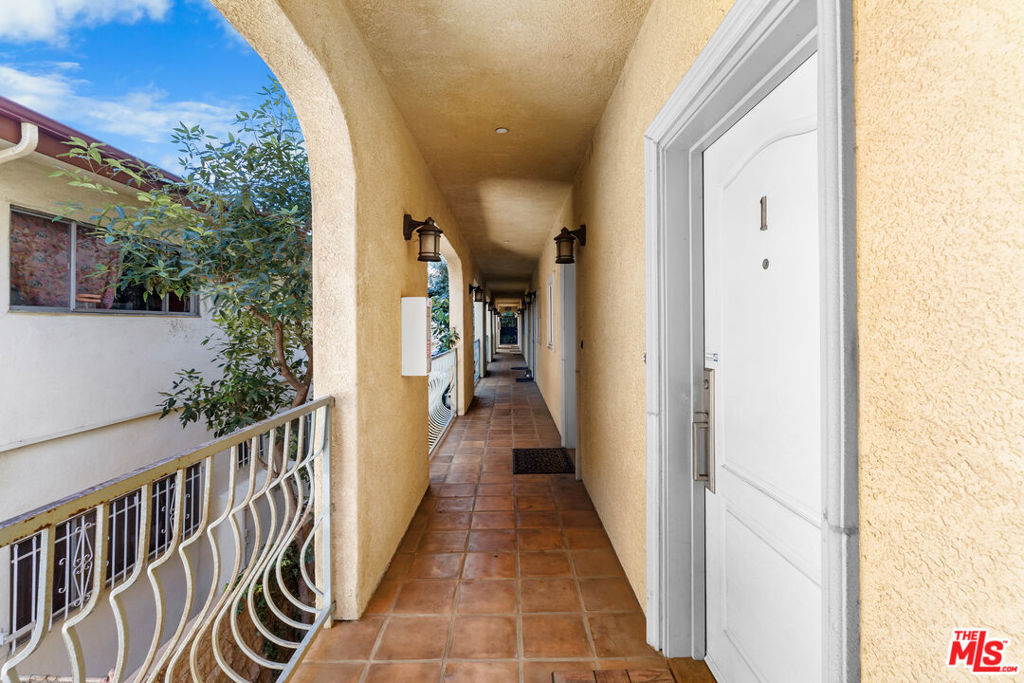 528 N Westmoreland Avenue 5