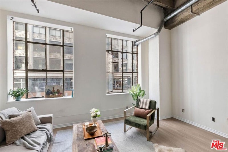 312 W 5th Street 222