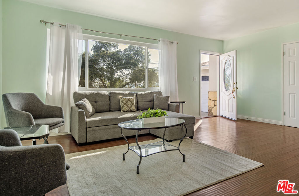 199 E Altadena Drive