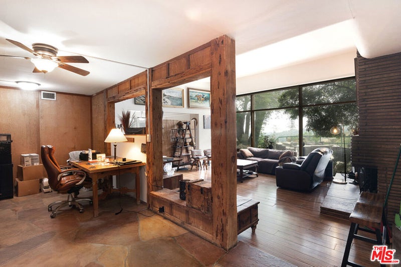 3201 Benedict Canyon Drive