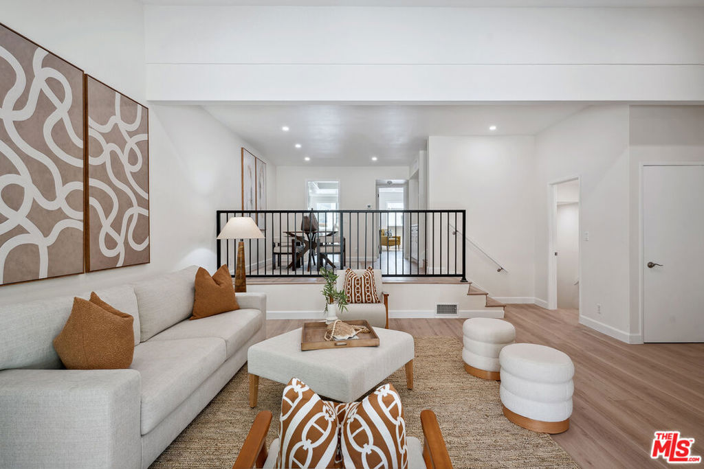 17109 Palisades Circle