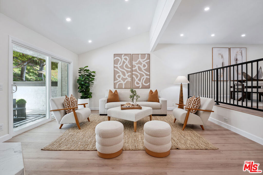 17109 Palisades Circle