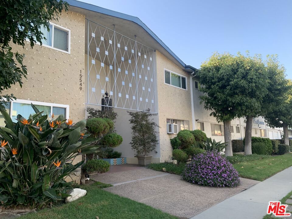 15549 S Budlong Place 9