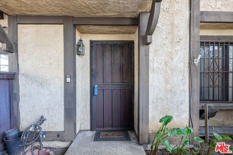 14924 Nordhoff Street 6