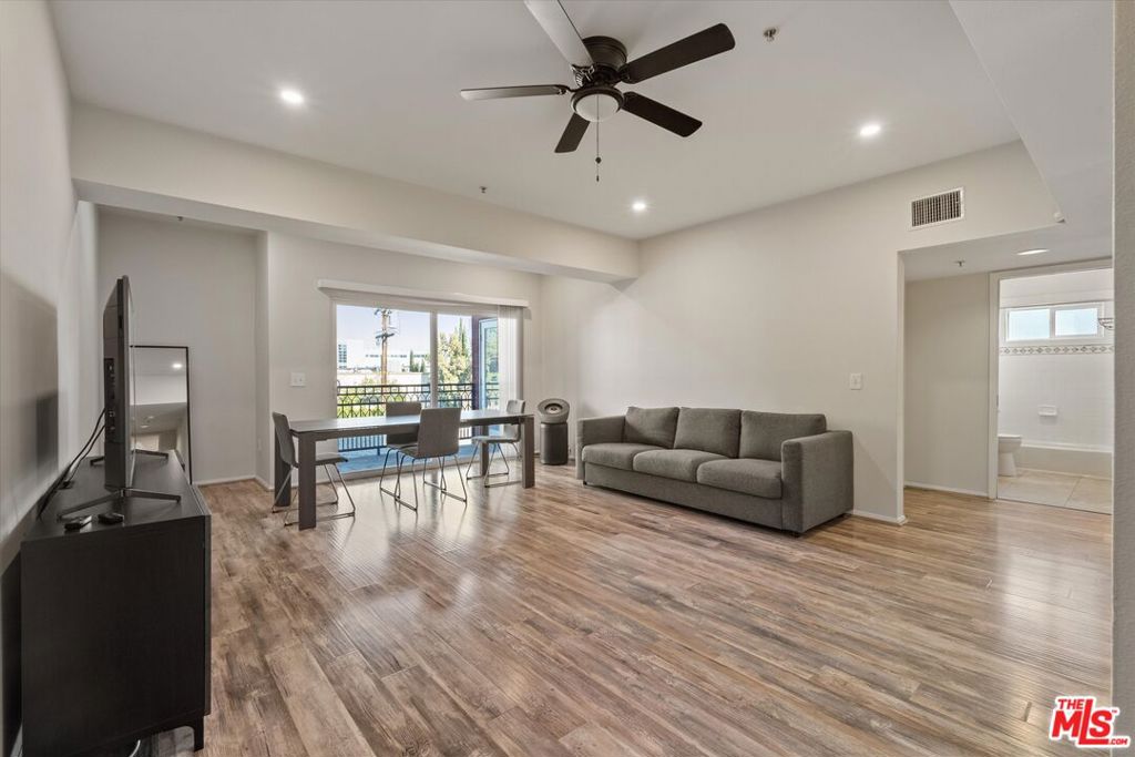 11124 Burbank Boulevard 212