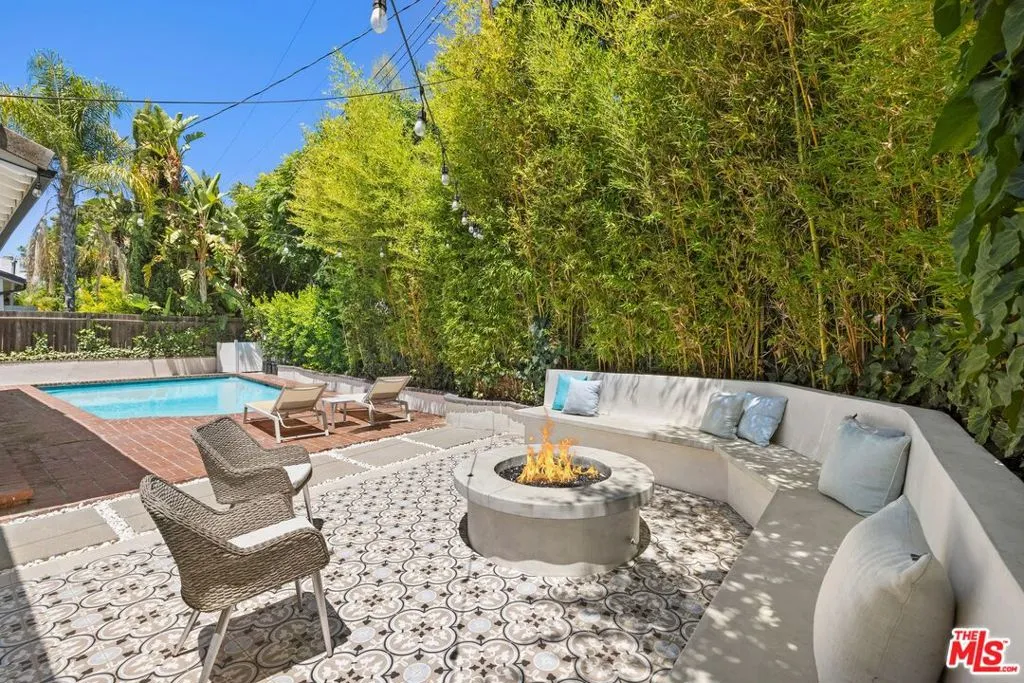 Encino, California 91436, United States, 3 Bedrooms Bedrooms, ,3 BathroomsBathrooms,Residential,Active,185824