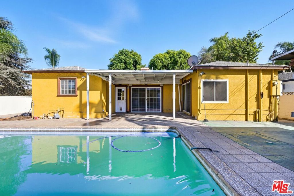 9509 Hildreth Avenue