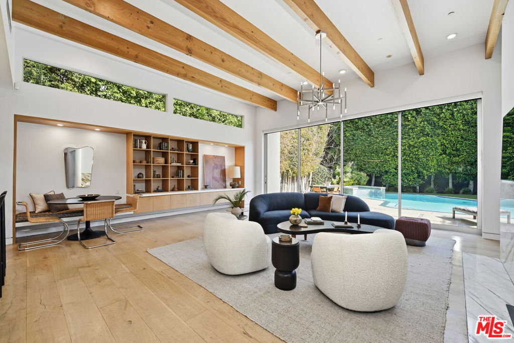 2410 N Vermont Avenue