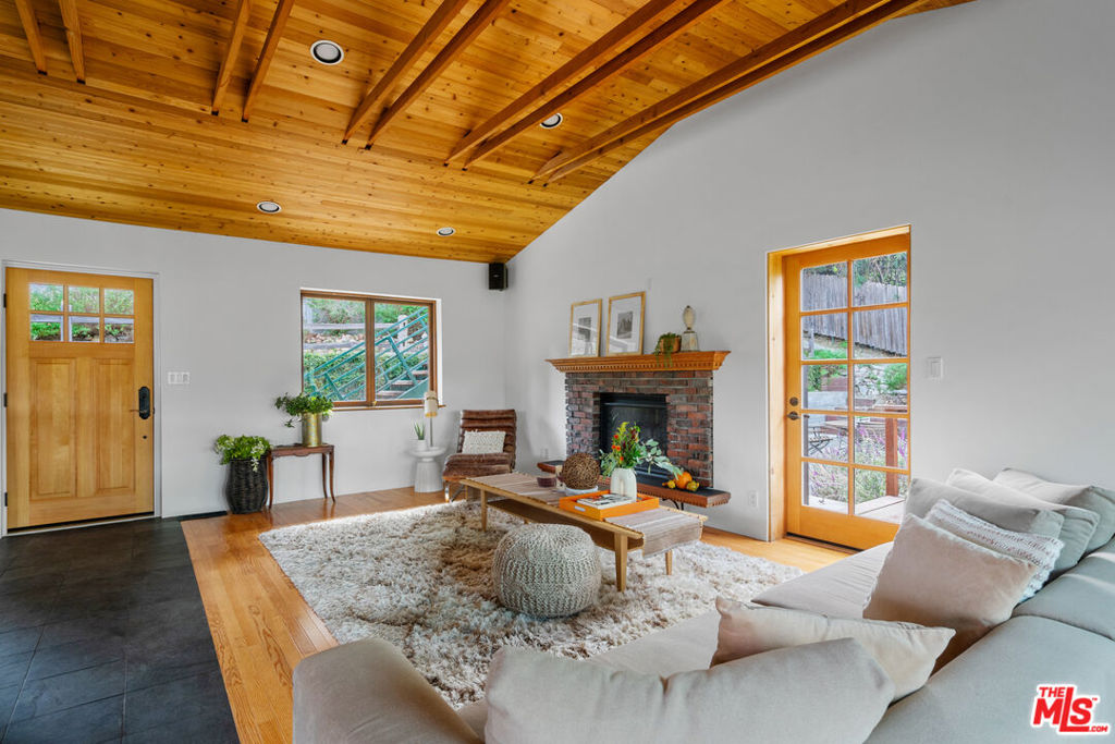 20006 Valley View Drive