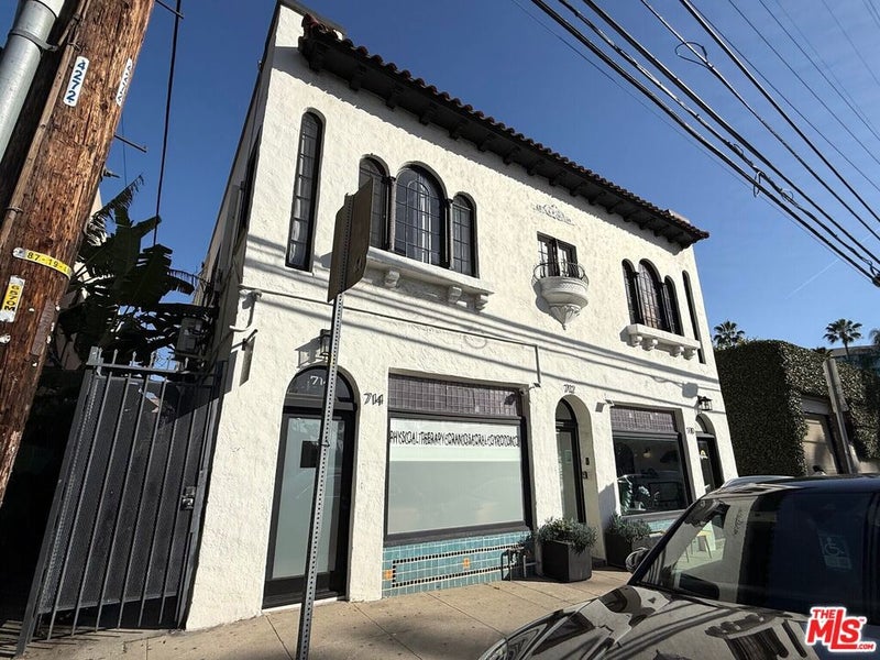 710 N Van Ness Avenue