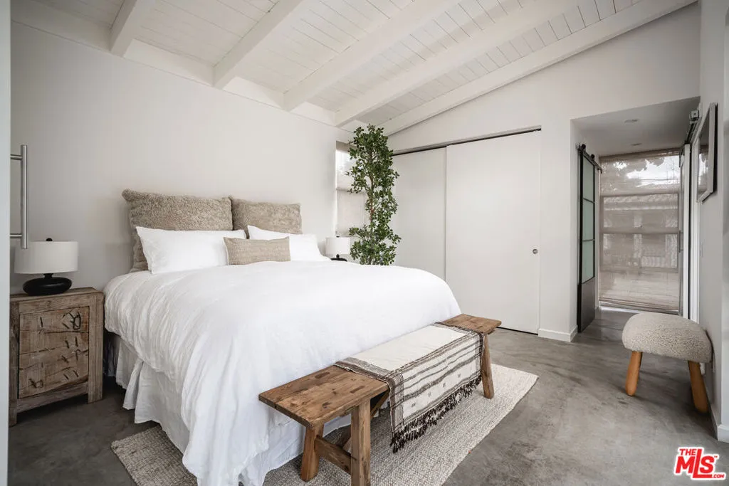 Santa Barbara, California 93105, United States, 3 Bedrooms Bedrooms, ,3 BathroomsBathrooms,Residential,Active,199520