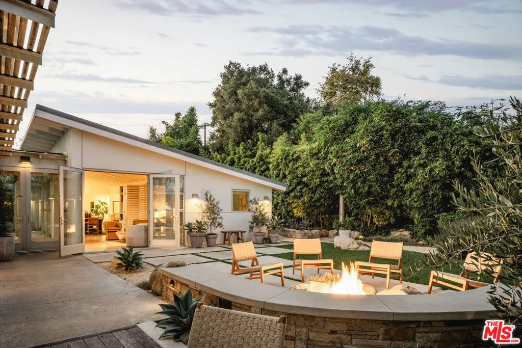 Santa Barbara, California 93105, United States, 3 Bedrooms Bedrooms, ,3 BathroomsBathrooms,Residential,Active,199520