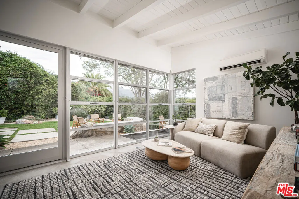 Santa Barbara, California 93105, United States, 3 Bedrooms Bedrooms, ,3 BathroomsBathrooms,Residential,Active,199520