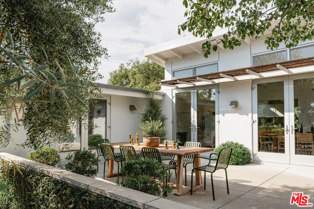 Santa Barbara, California 93105, United States, 3 Bedrooms Bedrooms, ,3 BathroomsBathrooms,Residential,Active,199520