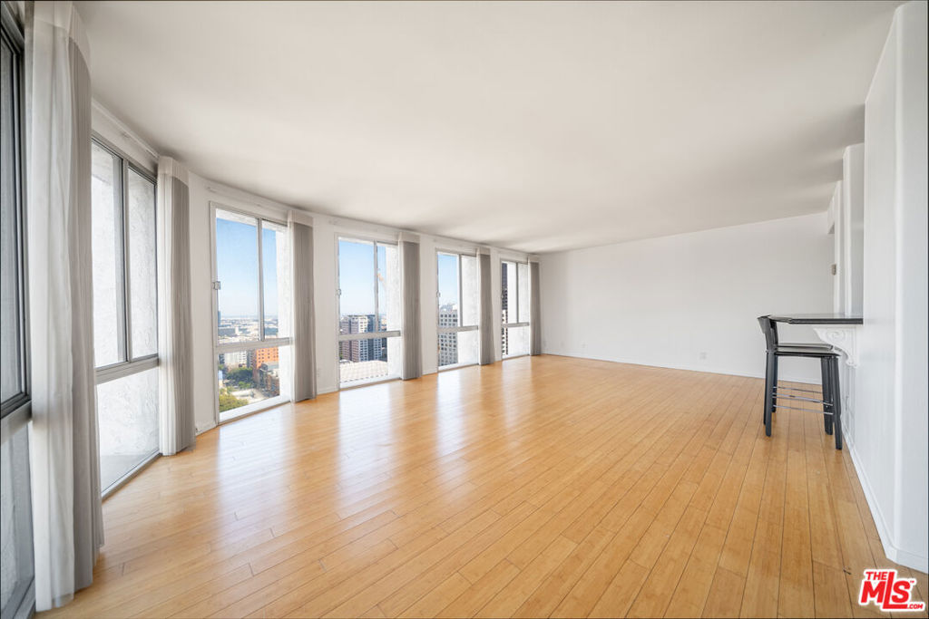 800 W 1st Street 2203