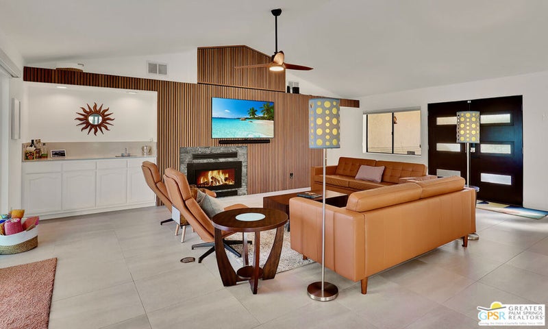 300 W Pico Road