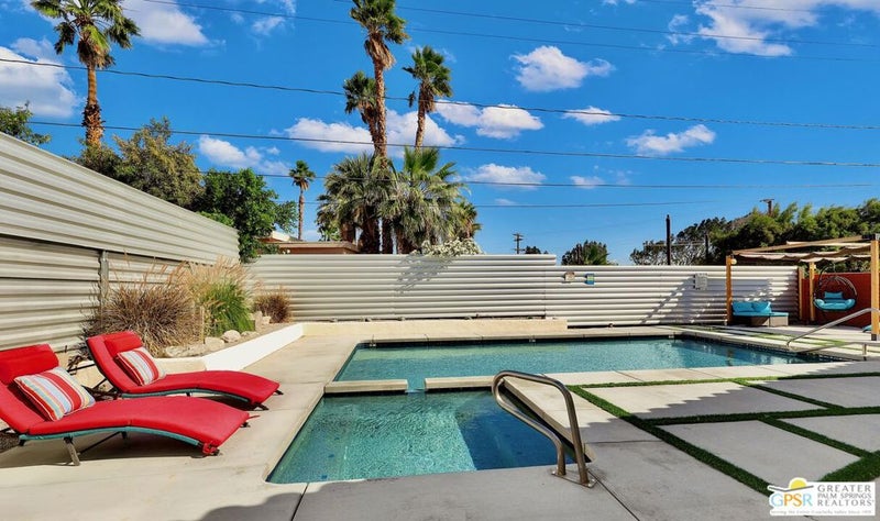 300 W Pico Road