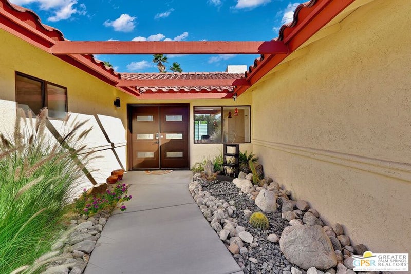 300 W Pico Road