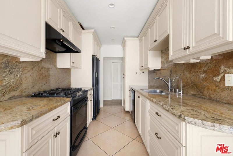423 S Rexford Drive 106