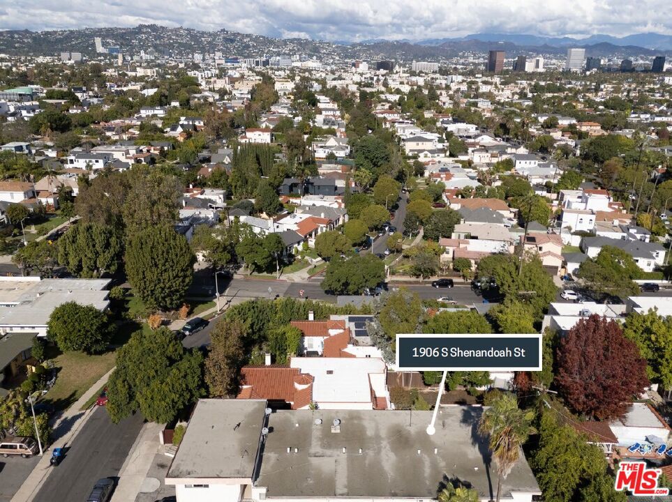 1906 S Shenandoah Street