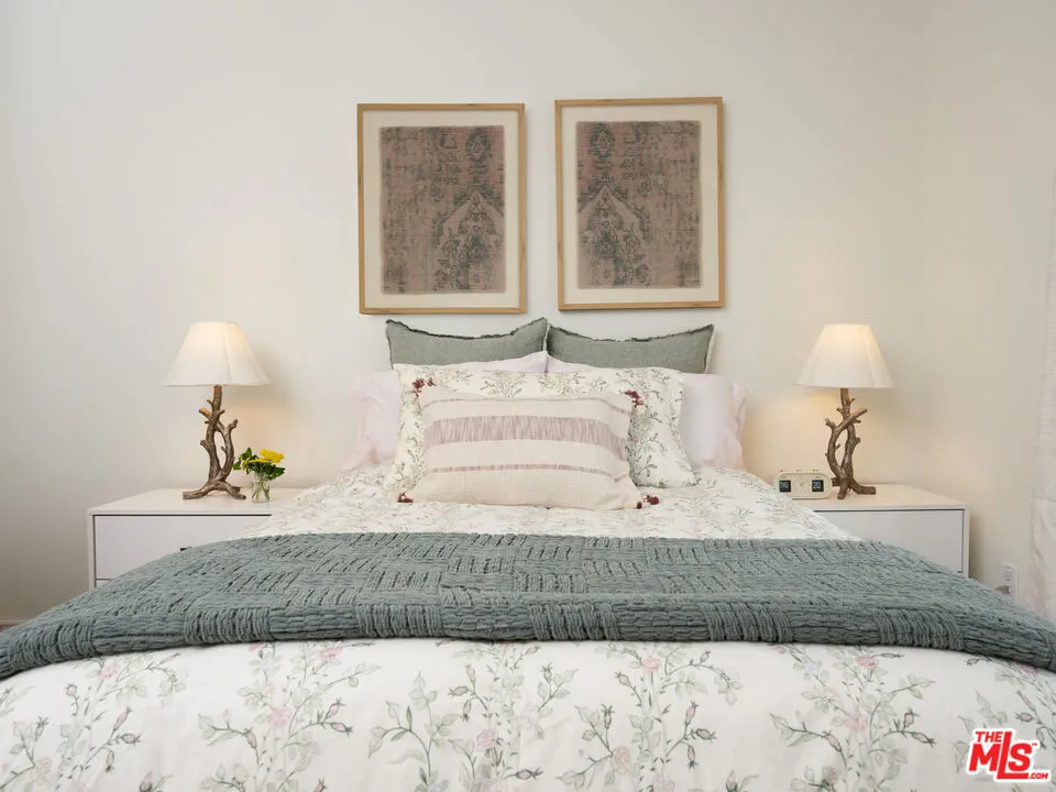 Los Angeles, California 90064, United States, 3 Bedrooms Bedrooms, ,3 BathroomsBathrooms,Residential,Active,236288