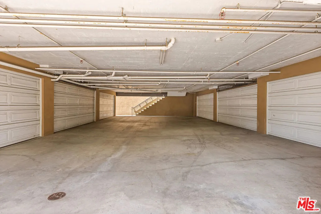 Los Angeles, California 90064, United States, 3 Bedrooms Bedrooms, ,3 BathroomsBathrooms,Residential,Active,236288