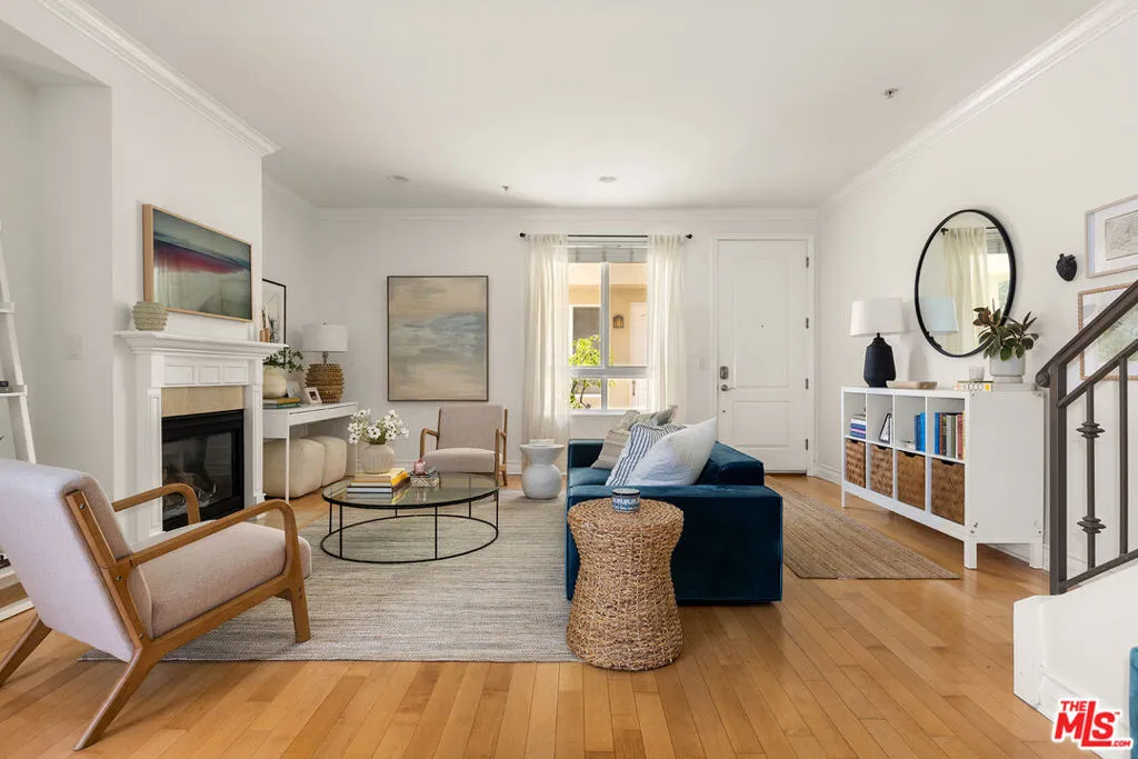 Los Angeles, California 90064, United States, 3 Bedrooms Bedrooms, ,3 BathroomsBathrooms,Residential,Active,236288