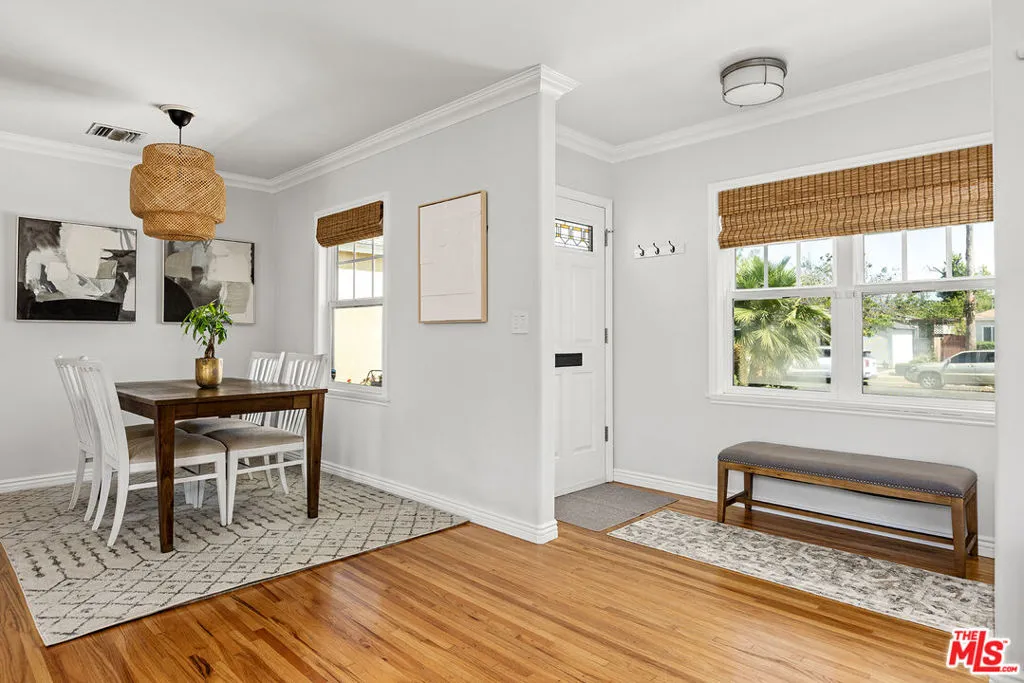 Tarzana, California 91335, United States, 3 Bedrooms Bedrooms, ,2 BathroomsBathrooms,Residential,Pending,144778