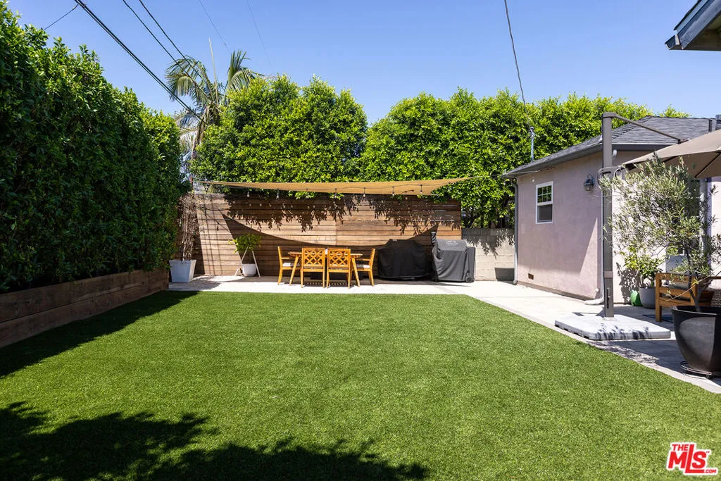 Tarzana, California 91335, United States, 3 Bedrooms Bedrooms, ,2 BathroomsBathrooms,Residential,Pending,144778