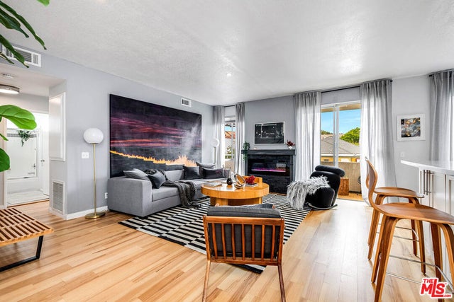 1310 N Detroit Street 206 #206, Los Angeles