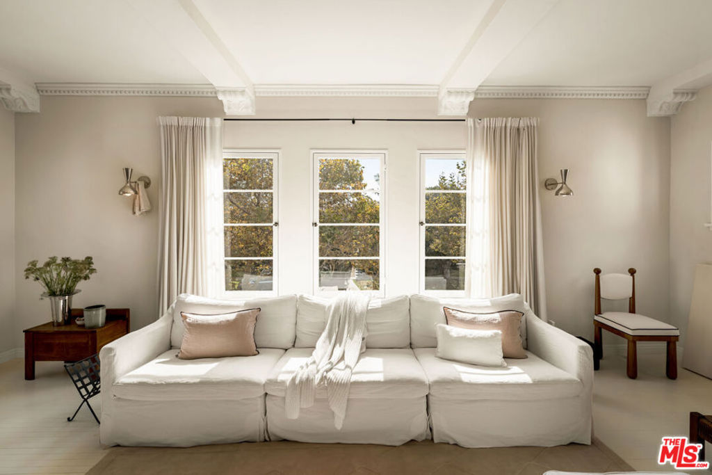 Properties 4 1111 S Crescent Heights Boulevard