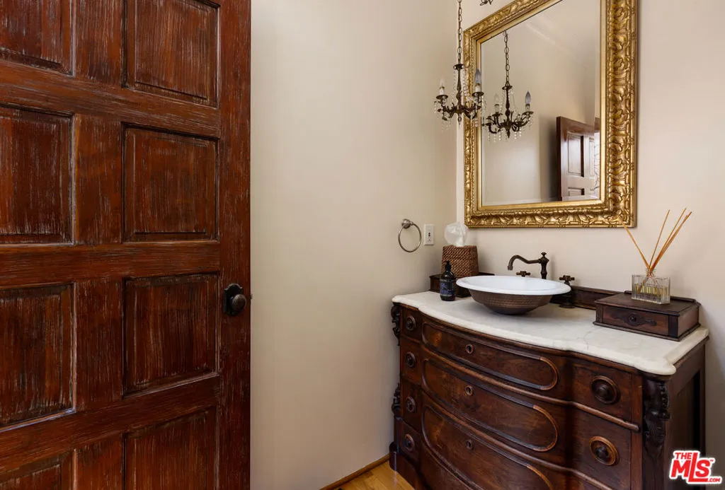 Montecito, California 93108, United States, 5 Bedrooms Bedrooms, ,6 BathroomsBathrooms,Residential,Active,172513