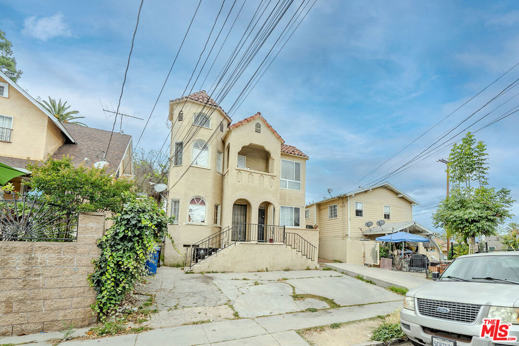 645 N Cummings Street