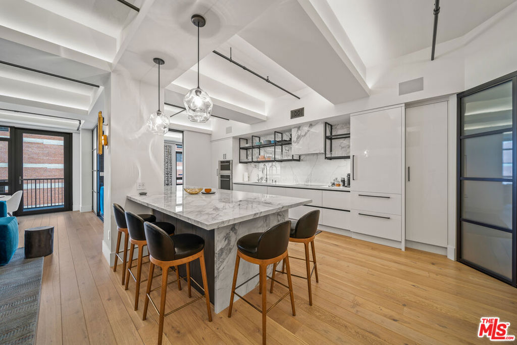 849 S Broadway 812