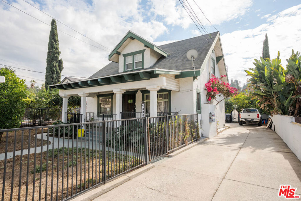 1334 1336 Yosemite Drive